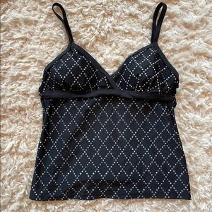 EUC Women’s black tankini swim top size 8